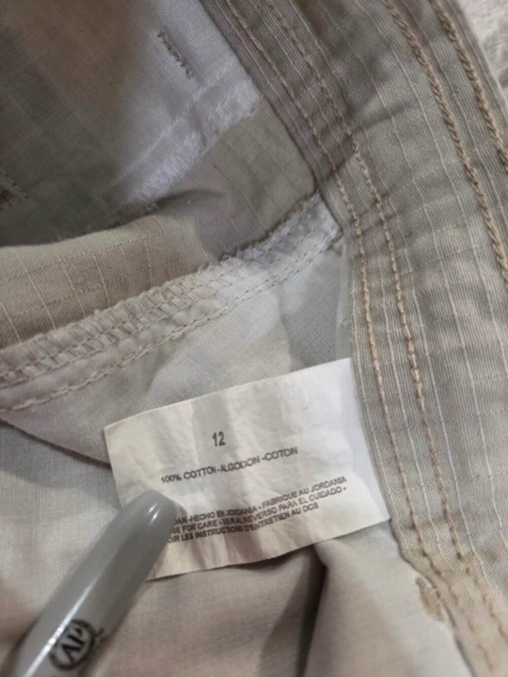 Gloria Vanderbilt Tan Capri Pants Woman's Size 11 - Picture 3 of 4